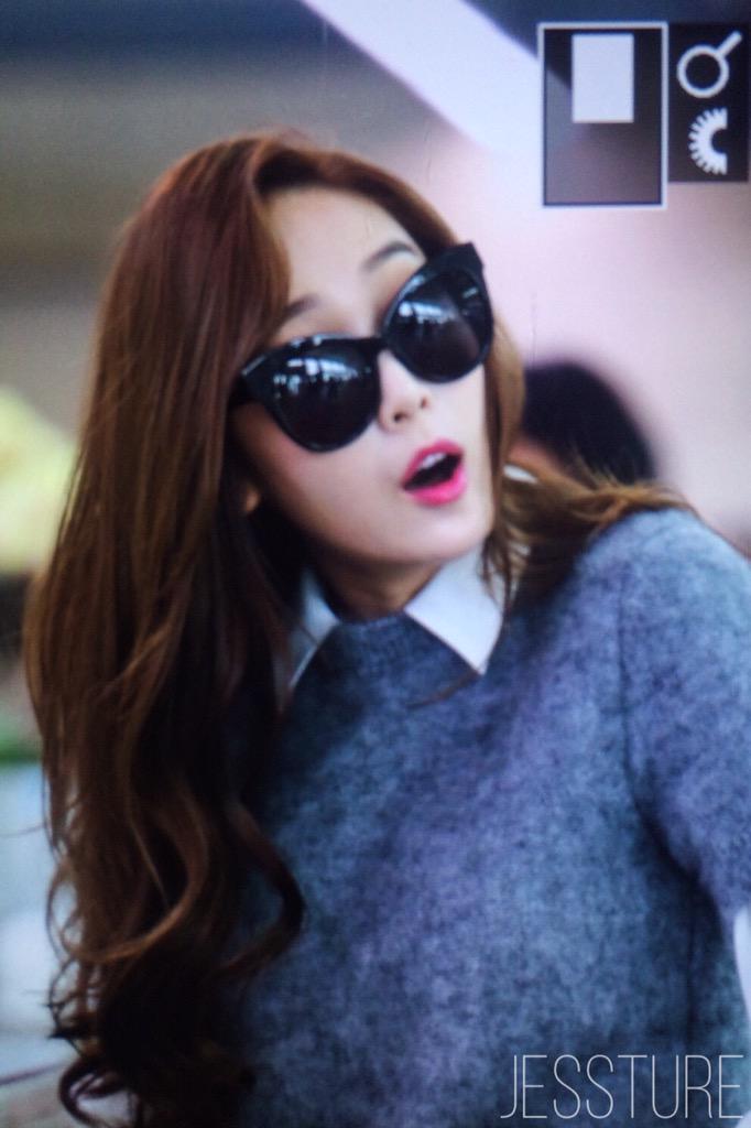 [PIC][17-10-2015]Jessica khởi hành đi Bắc Kinh - Trung Quốc vào trưa nay CRggeh-UsAAofjQ