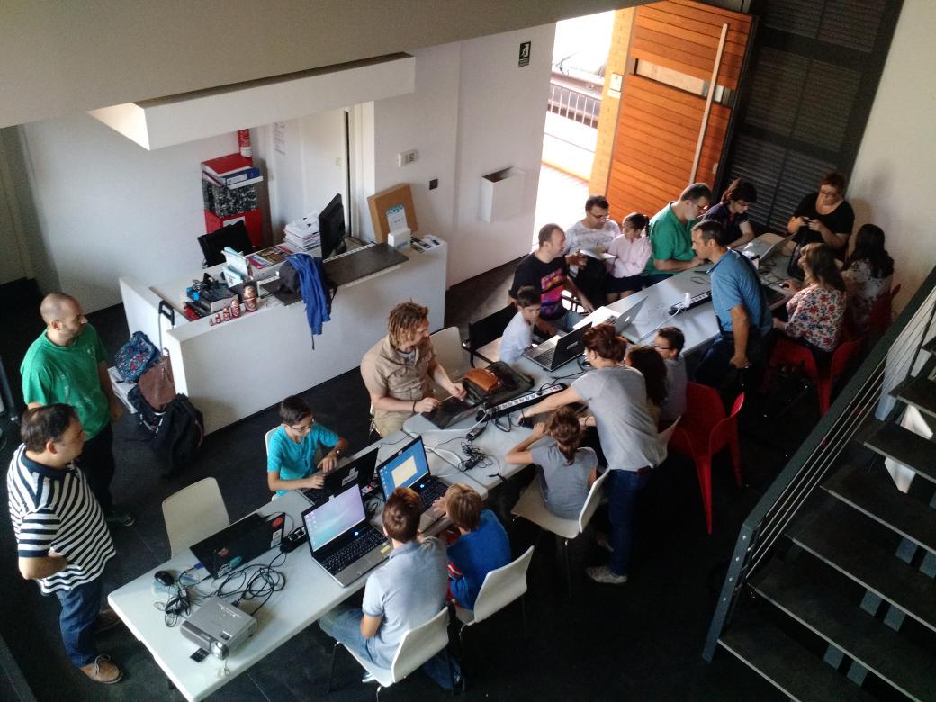 MiguelAngel_LV's tweet image. Y sigue llegando gente...  Futuras promesas del @HackLabAl #codeweekue
