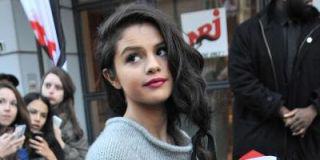ELLEmagazine's tweet photo. Here's what @selenagomez had to say about those Taylor Swift/Calvin Harris breakup rumors: http://t.co/5DO9dfhdng http://t.co/shoSbHAajo