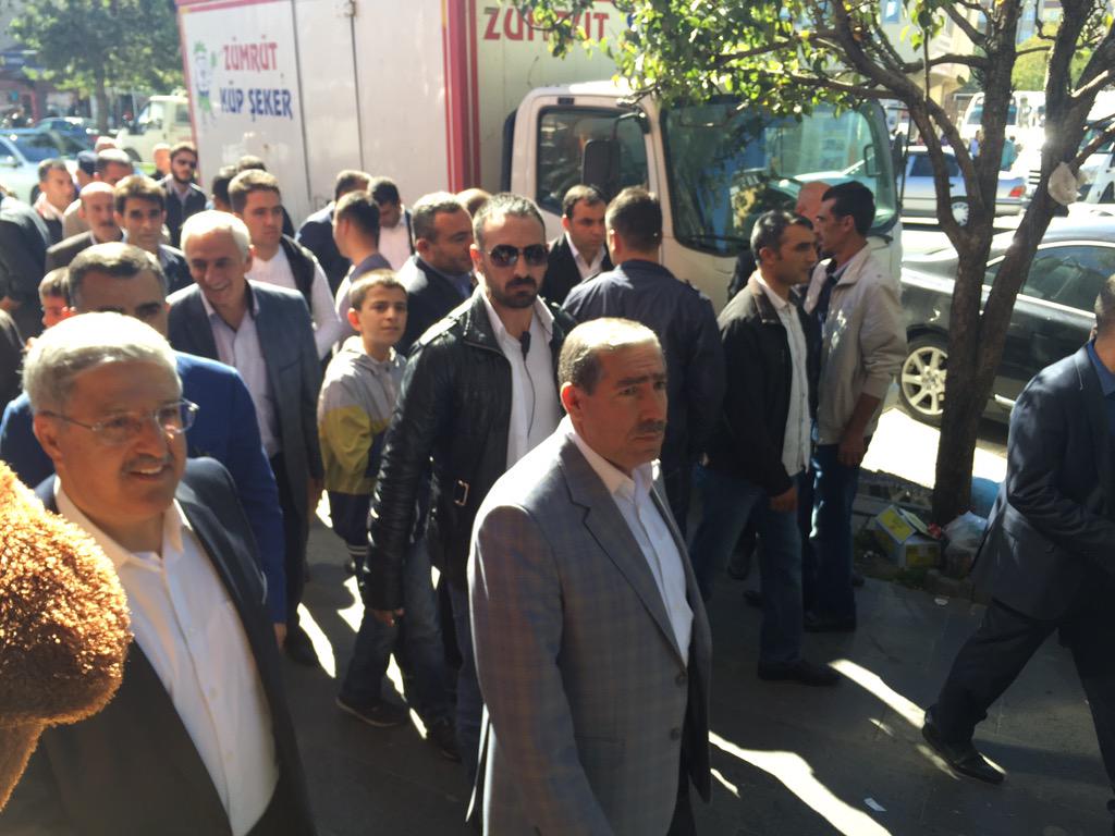 ahmetclk13's tweet photo. Cennet köşesi Tatvan ilçemizde esnafımızla buluştuk @vedatdemiroz @zekipeker13 @Fettahaksoy @ak_tatvan http://t.co/DMbcvmyotq