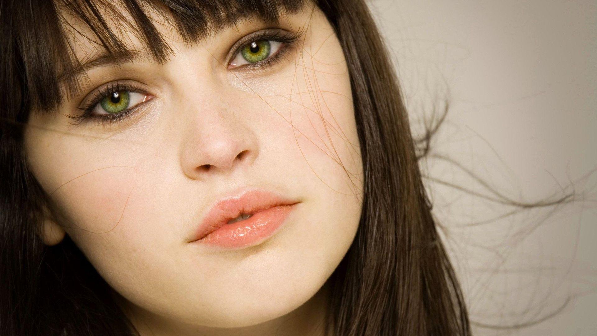 Happy Birthday, Felicity Jones!! 