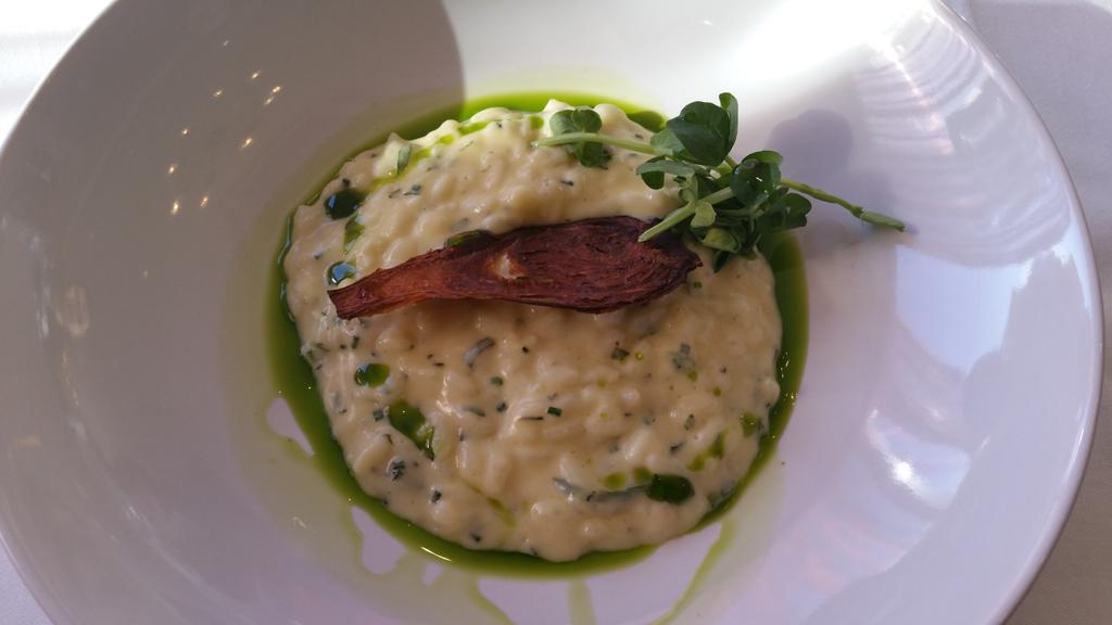 NorthbankLondon's tweet photo. Our Veggie Starter: Fennel Risotto with Pernod Cream and Fennel Crisp #vegetarian http://t.co/R9XDRH2WWA