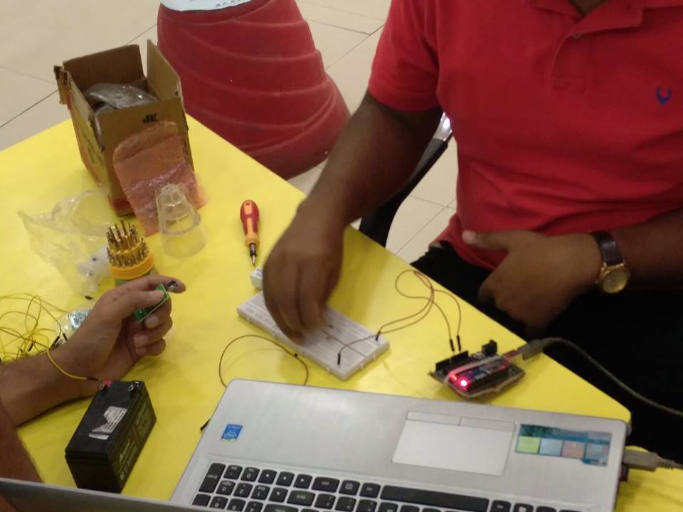 iot_hackday's tweet image. #smartPPLofSMARTCITIES #workingon #smartSolutions @iot_hackday @Clusterpoint