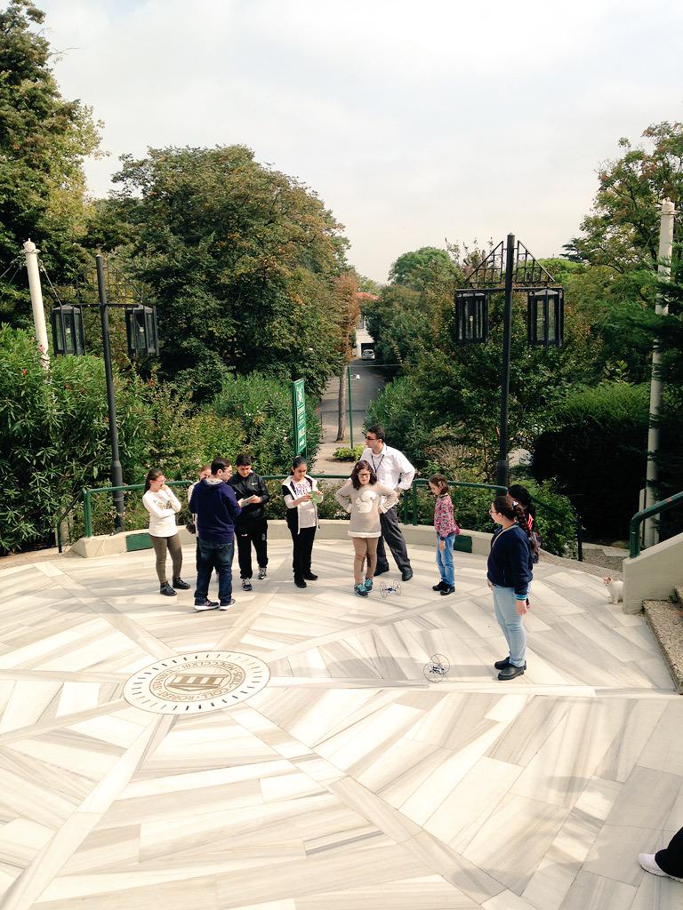 iOnurUnal's tweet image. MEB Yaşar Doğu öğrencileri Mini Drone'ları kodlayarak uçurmaya çalışıyor! :)  #codeweek2015 #codeweekeu