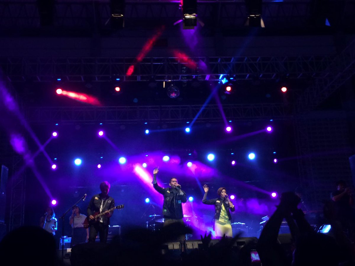 Makin gilaaaa setelah keluar guest star utama kita Maliq &amp; D'Essentials!!!! <a href="/charitypro2015/">Charity Project</a> @MaliqMusic