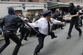 SyndicatedNews's tweet photo. @PolicePoliceACP #AuthoritiesOnlyInterested in #CompleteObedience #OrTheyBrutalize or #KillCivilians http://t.co/7OM9R4Ptmg