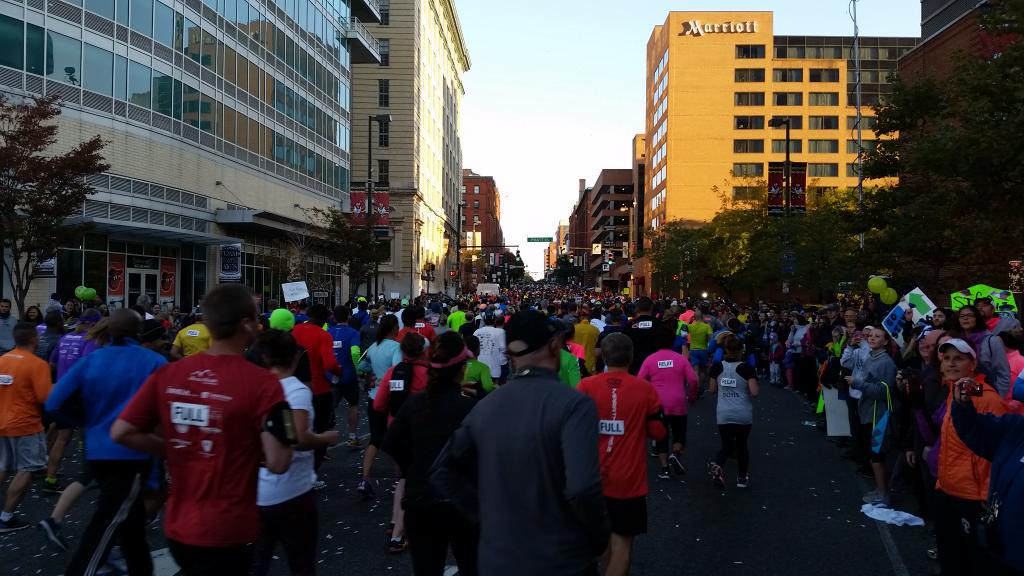 wbaltv11's tweet image. Go runners! #BaltRunFest #RunForPride