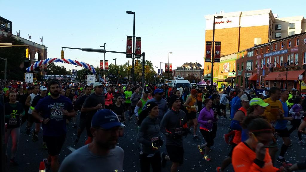 wbaltv11's tweet image. Go runners! #BaltRunFest #RunForPride
