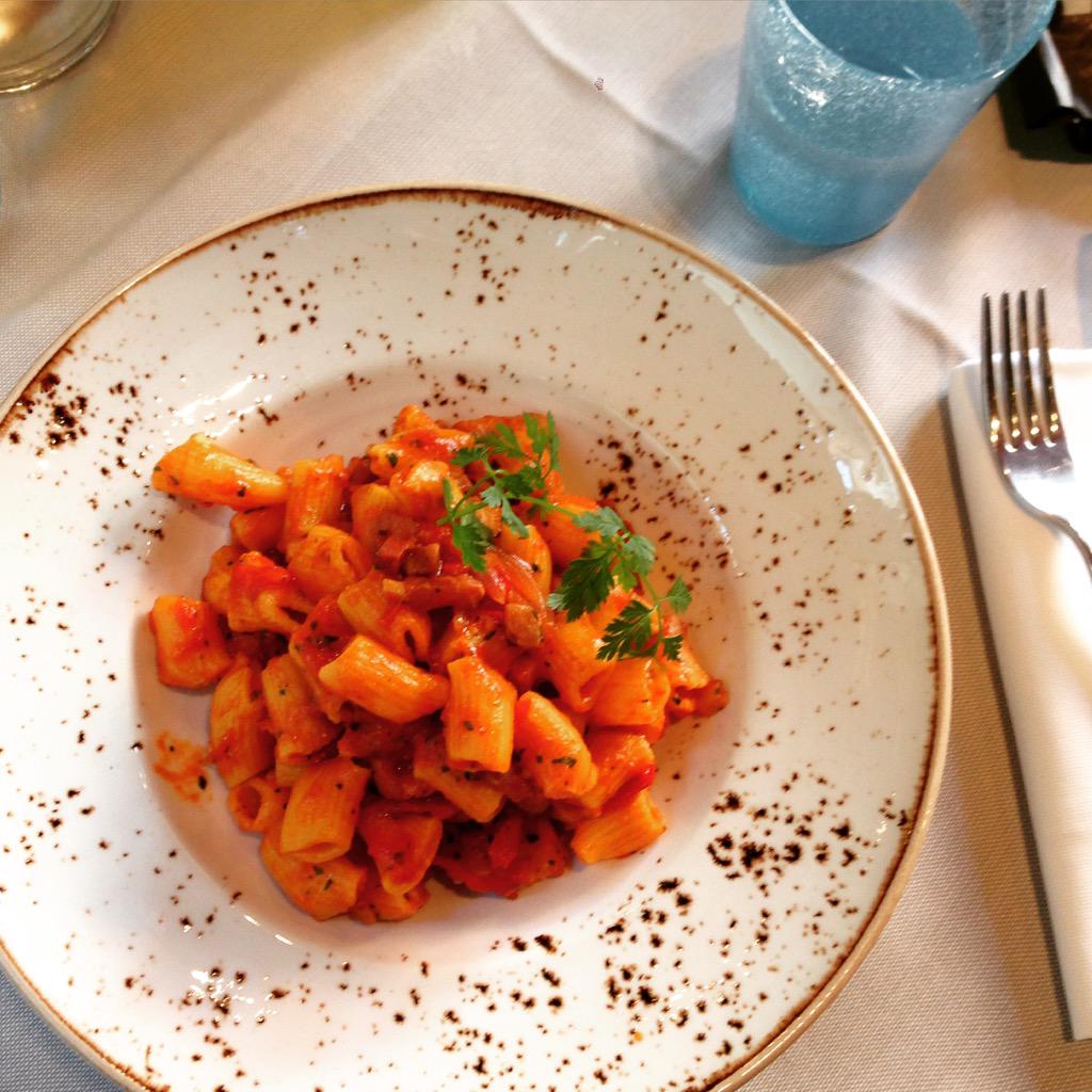 viaggiareapois's tweet photo. Oggi si va di #maccheroncelli all'amatriciana 🍝 @Nineteen19bs http://t.co/opAfaNwC7j