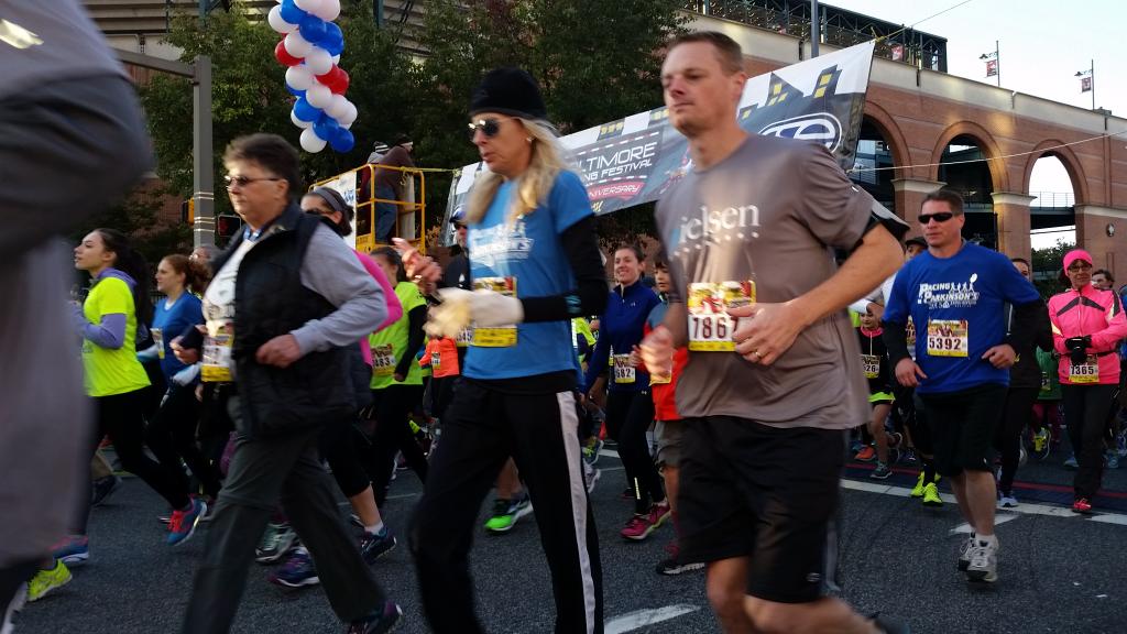 wbaltv11's tweet image. Go runners go! #BaltRunFest #RunForPride