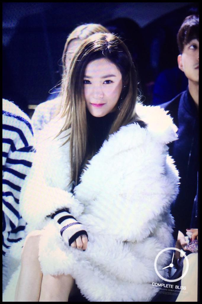 [PIC][17-10-2015]Tiffany tham dự "Hera Seoul Fashion Week 2016SS 'Lucky Chouette'" vào tối nay CRhP3UuUAAEdJd8