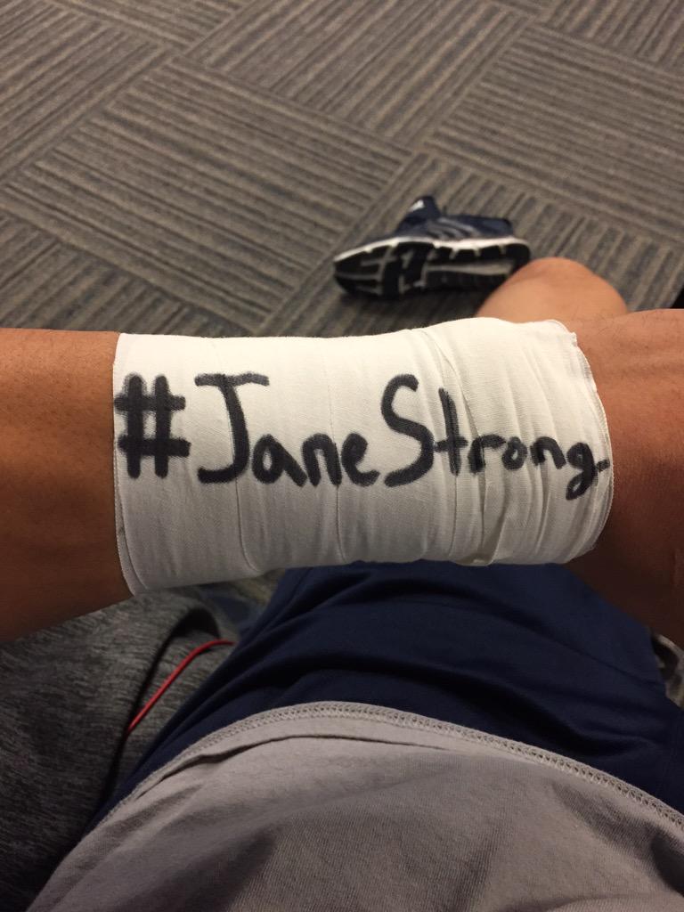 RexSunahara's tweet image. No one fights alone #JaneStrong      💚💜