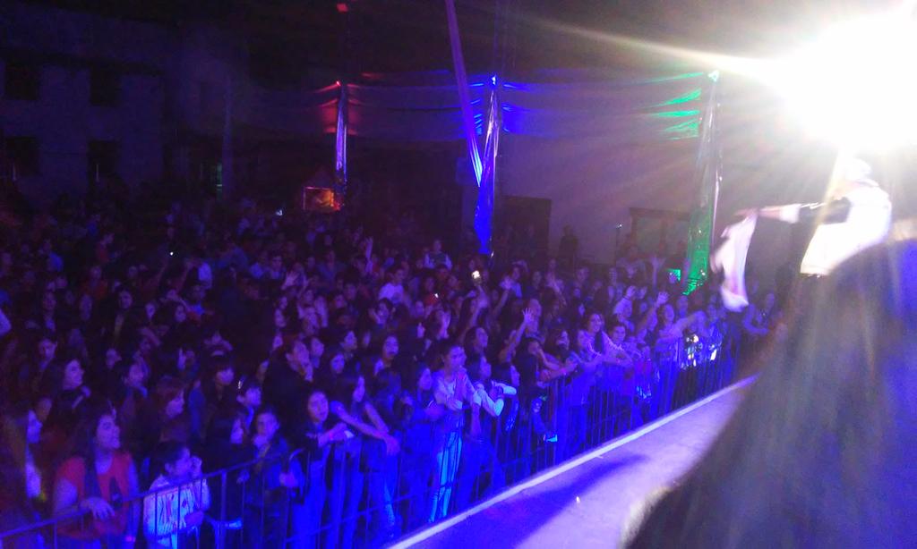 Jimaraoz_'s tweet photo. Nuevamente las esclavas haciendo las cosas bien, EXPLOTÓ @CEHE15 APLAUSOS 😂🙌👏👐💞 http://t.co/QxFkeV9gye