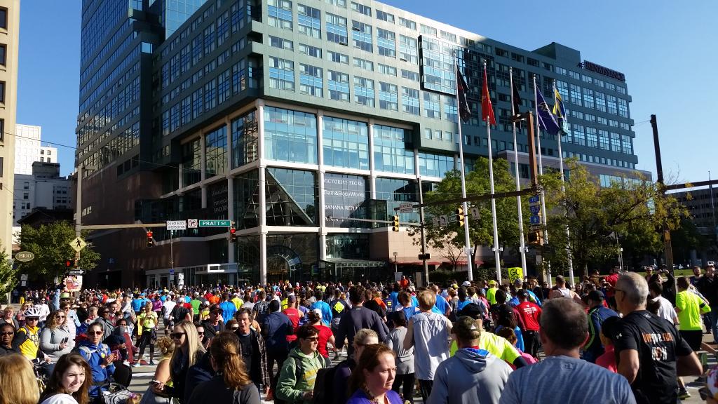 wbaltv11's tweet image. Go runners go!!!! #BaltRunFest #RunForPride