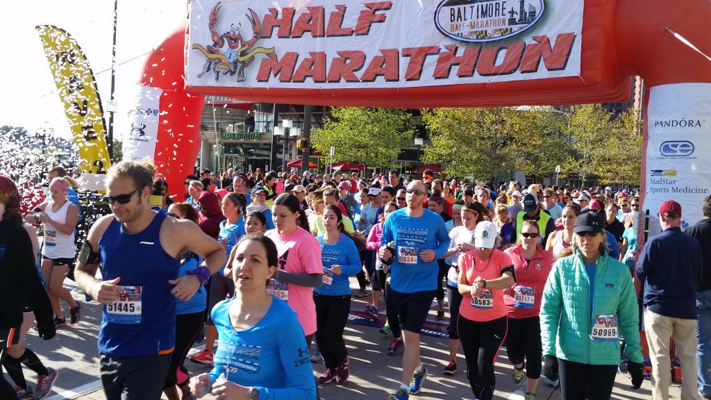 wbaltv11's tweet image. Here goes Wave 4! #BaltRunFest #RunForPride