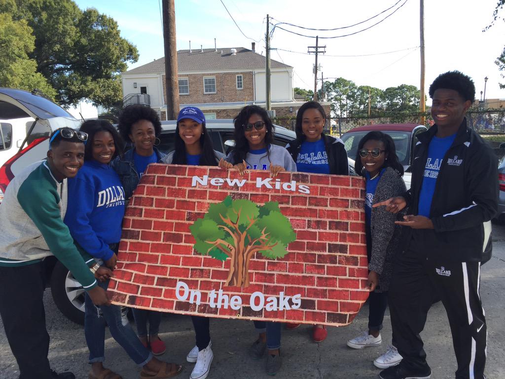 Mrs_A_Reeves's tweet photo. DU19 Freshmen class council ready for the homecoming parade #DU19 #DU19TakeOver http://t.co/qALvU1X6U9