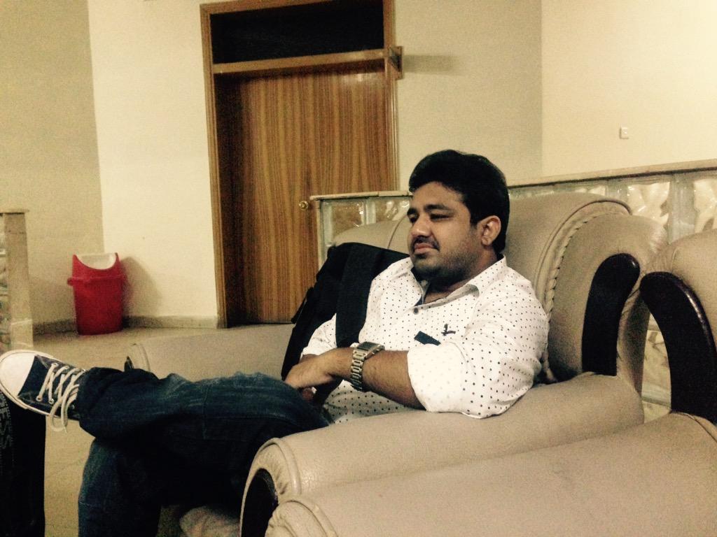 isalmanhaider's tweet image. After a long day full of drupal, finally some shayari discussion

#drupalcamppeshawar 
#peshawar