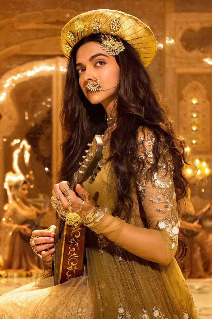 13 Ethereal Pictures Of Deepika Padukone From Deewani Mastani Song!