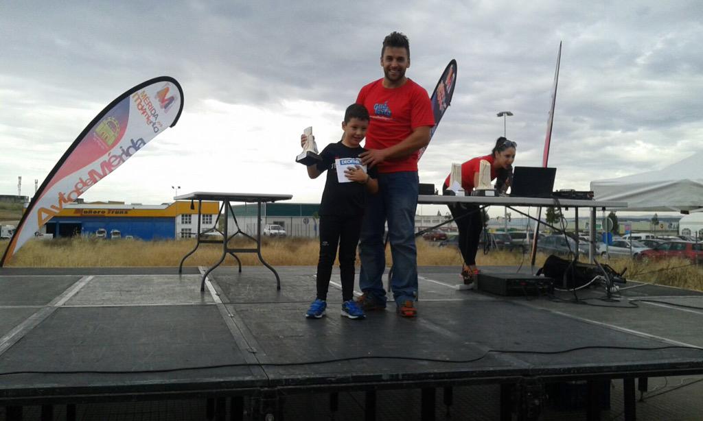 gymcorrea's tweet photo. Hoy, nuestro grupo de HIIT ha estado presente en #Decathlon Mérida colaborando con TROCATHLON en sus actividades. http://t.co/5eTv5bh4aM