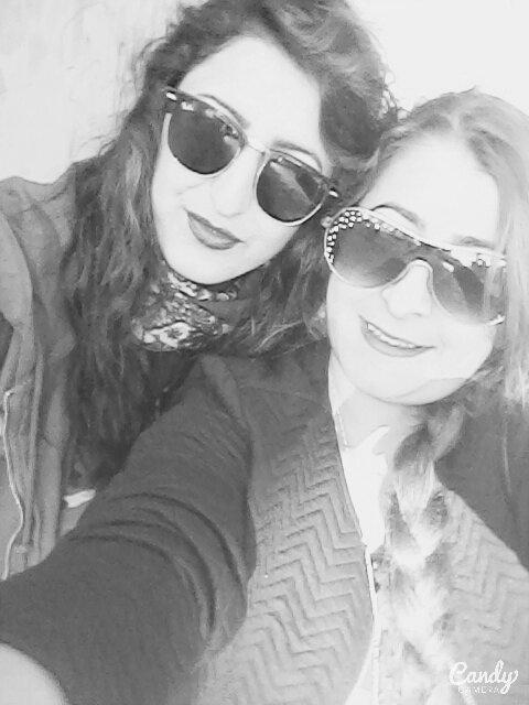 ronay_n's tweet photo. Kardeşimle:)) http://t.co/niDq9v4HDr