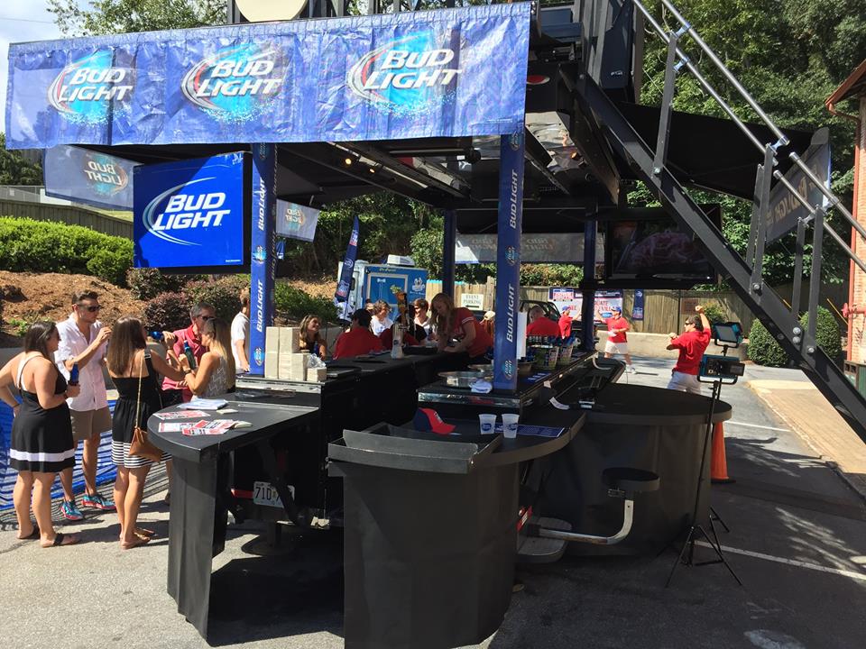 GraduateAthens's tweet image. Amazing food fresh from our smoker, drink specials, music and fun. Free entry from 10am - 7pm. #GraduateTailgate