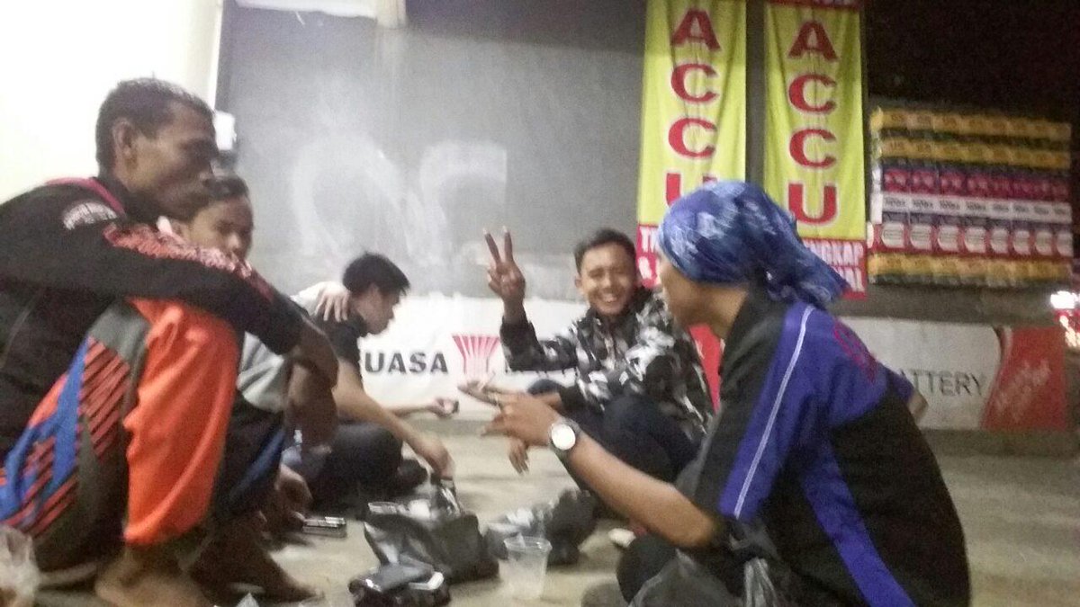 #DL_003 malem ini ada yg ke anniv dan mimin lagi di secret @CBRC_CIBUBUR