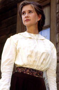 Happy Birthday to the talented who portrayed the determined Christy Huddelston back in the 90s! 