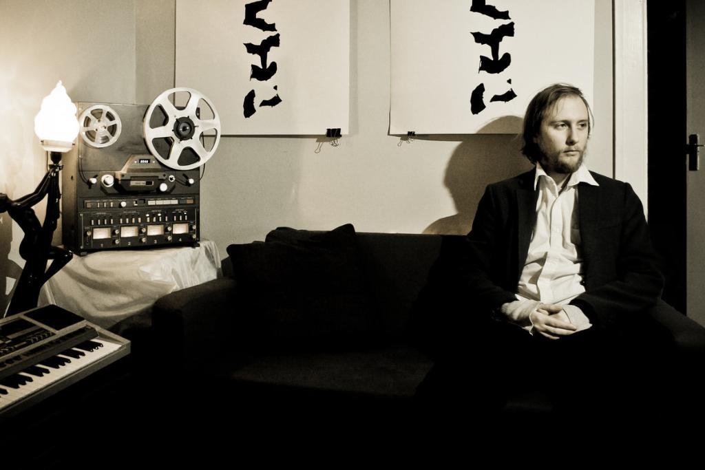 redbullIRE's tweet photo. We catch up with @GarethAverill before #RBMAParis http://t.co/tJnik7nEZK http://t.co/ECDg6vG4Vi