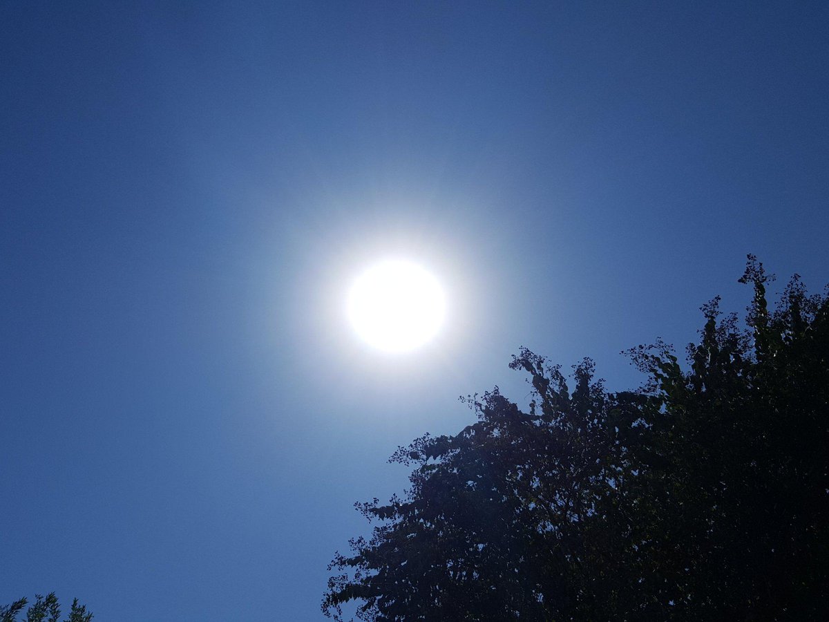 Its a beautiful October day! .<a href="/LucasJackMusic/">Lucas Jack</a> <a href="/CHEFBULLYDPAGE/">David Page</a> <a href="/zswoodfiredpizz/">Z's Wood Fired Pizza</a> <a href="/ScratchTruk/">Scratch Bistro</a> <a href="/_OOHWEEWINGS/">OOHWEEWINGS</a>