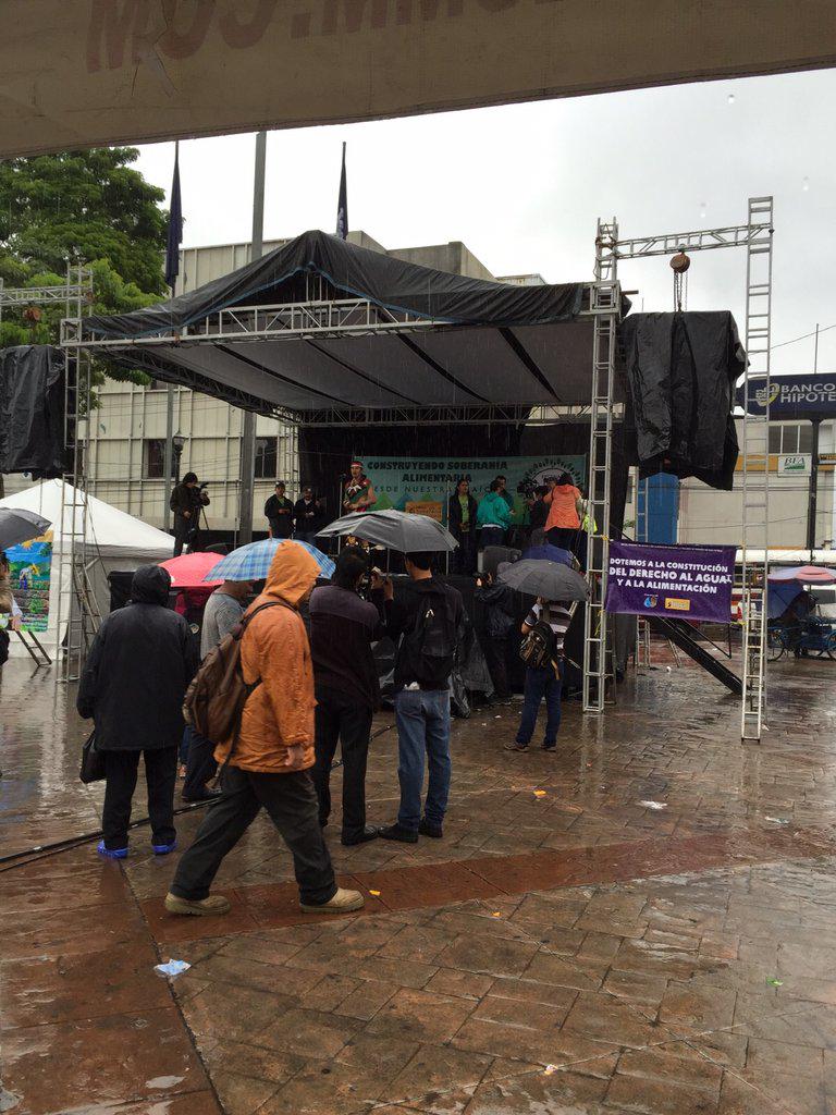 PDDHElSalvador's tweet photo. PDDH acompaña festival Raices que promueve las practicas alimenticias ancestrales en marco día alimentación. http://t.co/foZl7ek1fN