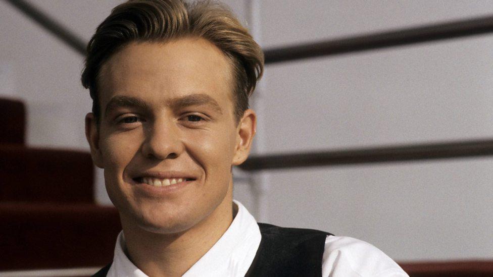 officialcharts's tweet image. #ChartQuiz What was @JDonOfficial the only solo star to do in the 1980s? bit.ly/1LxPnx6