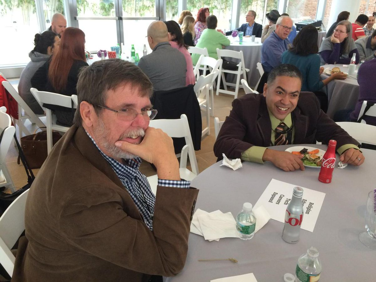 suvs's tweet image. @indepthauto isn't so sure about what @autonerd is saying at the @aboutdotcom #expertevent15