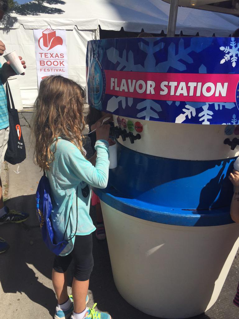 briyojones's tweet image. Little girl testing out the Flavor Station at Snowie's sno-cone stand! #reportingUT #txbookfest