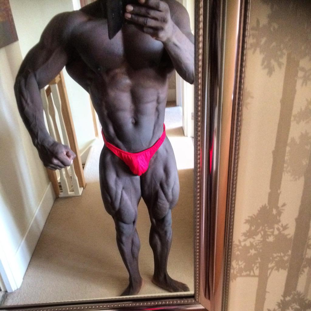 ExtremeStoreRom's tweet image. Time to dial it again for #ukbff Olympia #granitecondition #teamextreme extreme nutrition Romford booom!!!