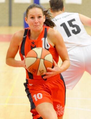Nice to see how rugby player Tessel van Dongen <a href="/tesselvd/">Tessel van Dongen</a> transfers agility and footwork into basketball <a href="/loon/">loon</a> lions