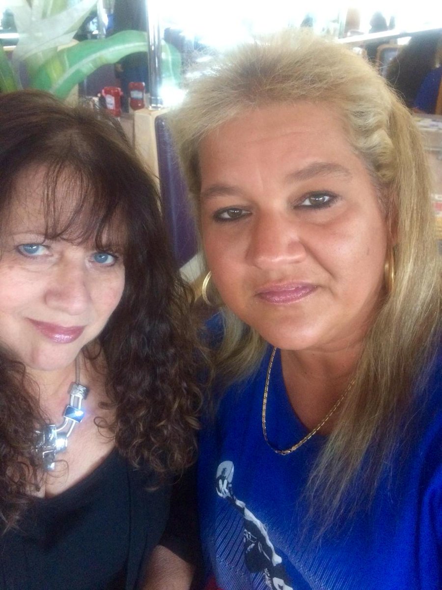 applemartini22's tweet image. Having a #funfilledday with Deb  @DebsNYGiants69 @laura_lauracoo @bigdwags @Netminder27