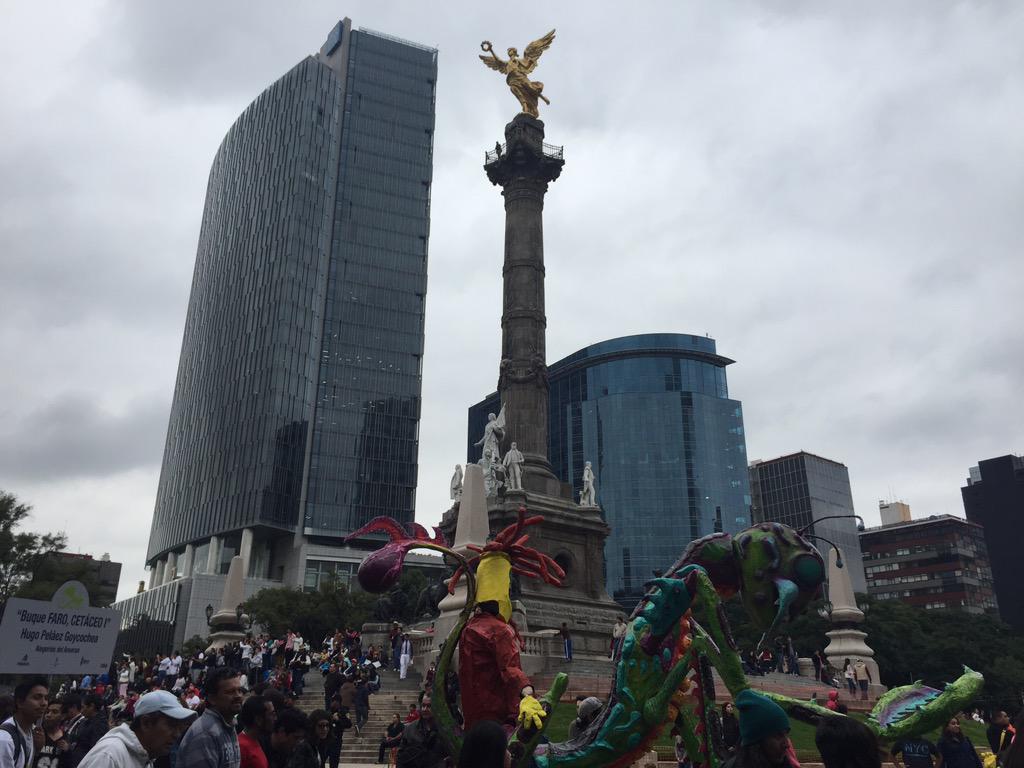 El Desfile de Alebrijes en imágenes - CRikBgiVEAAJXxc