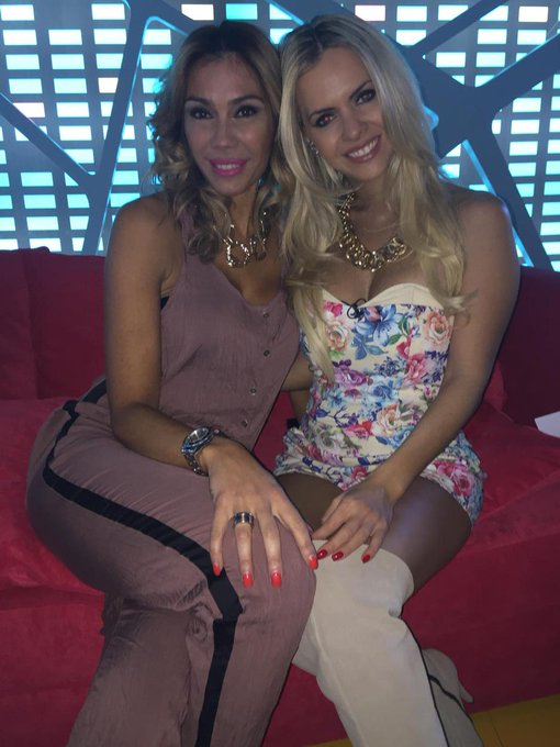 A punto de comenzar @implacablesC9 con @gretarodriguez1 ❤️❤️❤️ hoy soy panelistas invitada! http://t