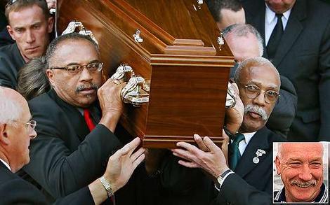 Me encantó la nota de Juan Forn en <a href="/pagina_12/">Página/12</a> 
pagina12.com.ar/diario/contrat…