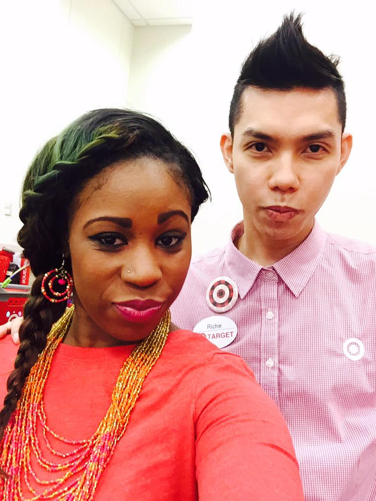 With my #ETLGE <a href="/richiesartwork/">Richie</a> #Slay #REDcards <a href="/GuestService/">Guest Services</a> we goin 4 #1 <a href="/richiesartwork/">Richie</a> @iBryRobertson #G392PERKS