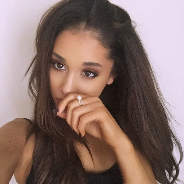 knewitgrande's tweet photo. Roses are red Violets are Blue Ariana Slays you know that it's true http://t.co/4u4ADna3MW