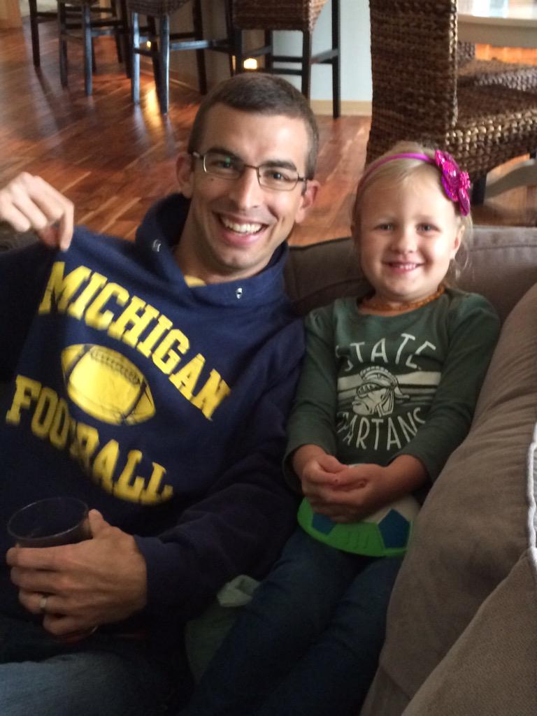 kristinsaper's tweet photo. #rivalry #GoBlue @cdhoogs12 http://t.co/zNWRr2q4wY