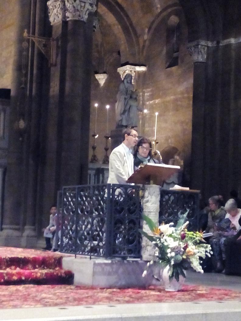 delfamiliatoled's tweet photo. Testimonio de los padres de Carmen la niña Valenciana curada por Luis y Celia, el milagro de la canonizacion http://t.co/tKQDGDmxlg
