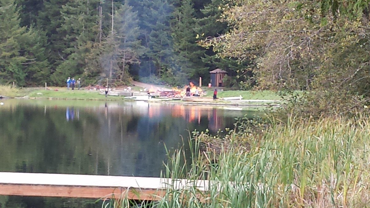 ducbutton's tweet image. #MBC stampede
OA cleaning up old swim beach at Fire Mountain.