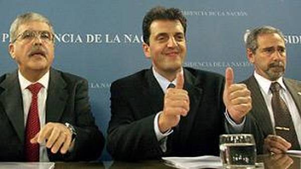 Roberto_BsAs's tweet photo. #DiaDeLaLealtad
#70AnosCumpliendo
#70AnosDePeronismo
#70AnosRobando http://t.co/85YIlrXE42