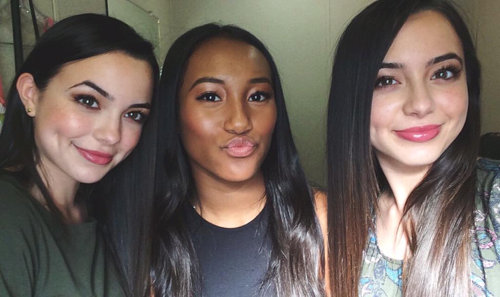 VanessaMerrell's tweet image. Oh ya know... Just filmin a movie 🎥 #thestandoffmovie @TheStandoffMovi @iamsydneypark @veronicamerrell