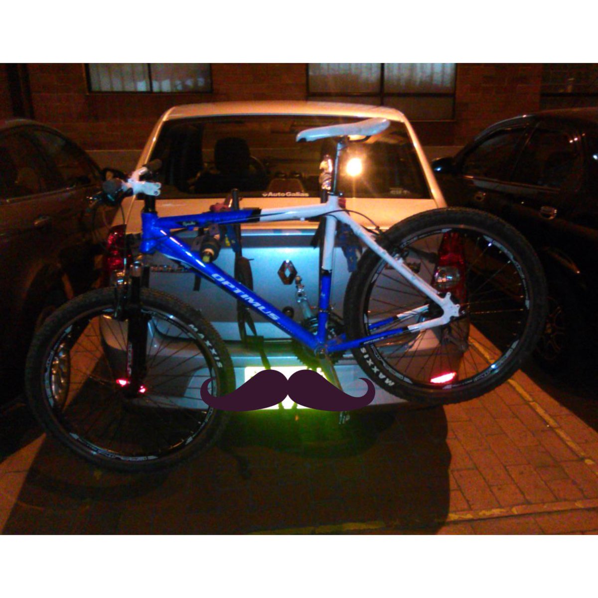 NicoHurtado1's tweet photo. Estoy listo para mañana 🚴🏼🚴🏼🚴🏼 @BicitonColombia http://t.co/BkR5X8chf0