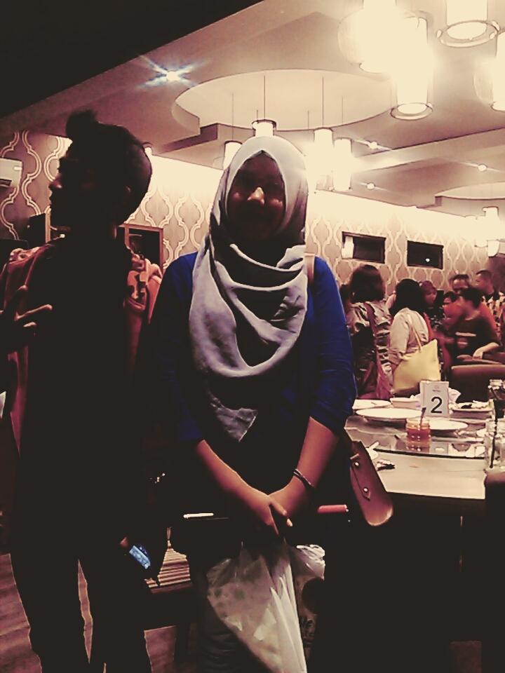 1e12e08014d7433's tweet photo. Table nine petang kmaaren😊 http://t.co/x8rrXmFxNv