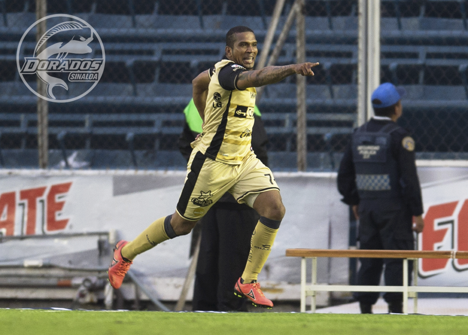 Empate en el debut de Boy en el banquillo Azul - CRjxSTLU8AAsfgN
