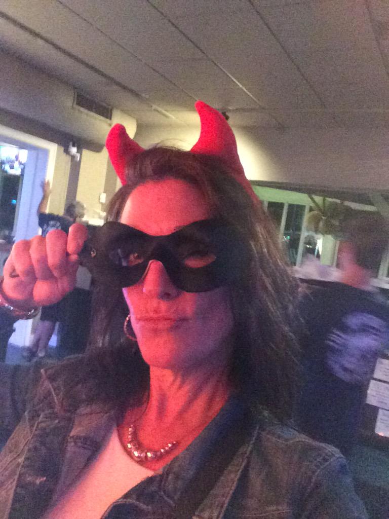 shellharris17's tweet photo. Love Halloween!! http://t.co/AyVaWLgbfW